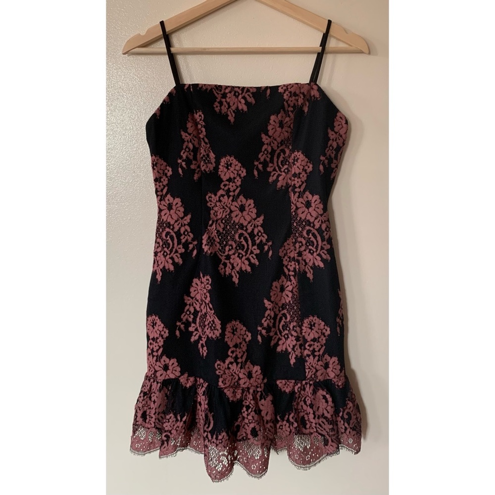 NBD • XS • Black Mini Dress Mauve Lace Overlay V-Back